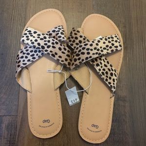 Leopard sandals!